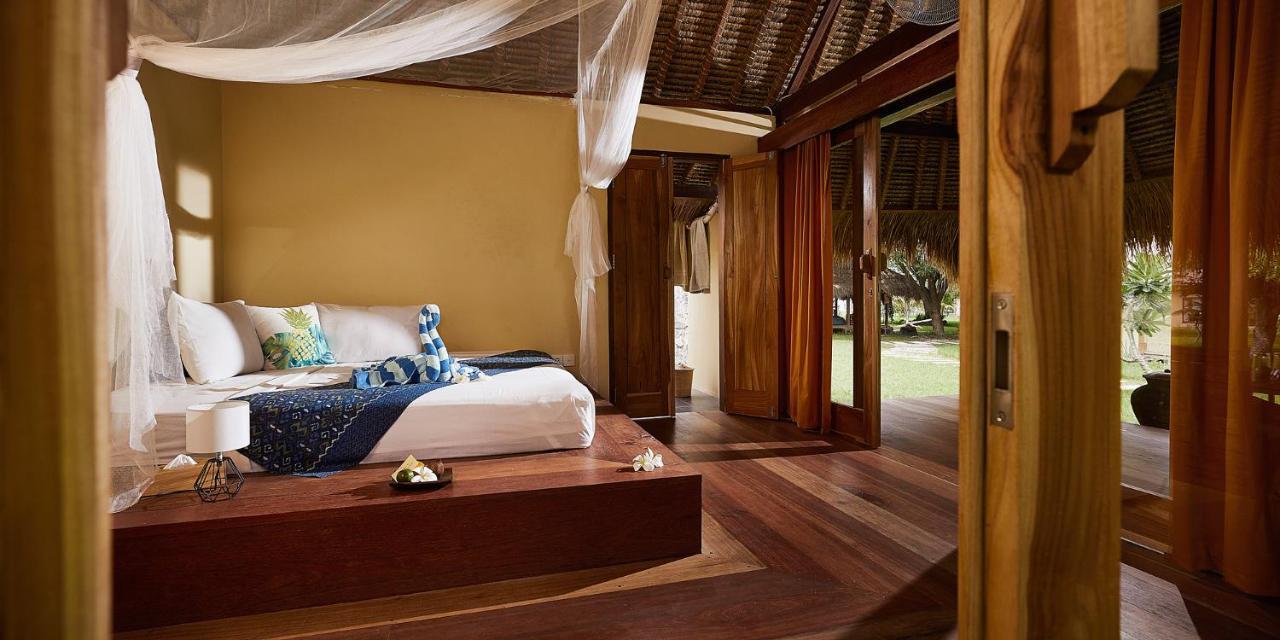 Pearl Beach Resort Gili Asahan Exterior foto
