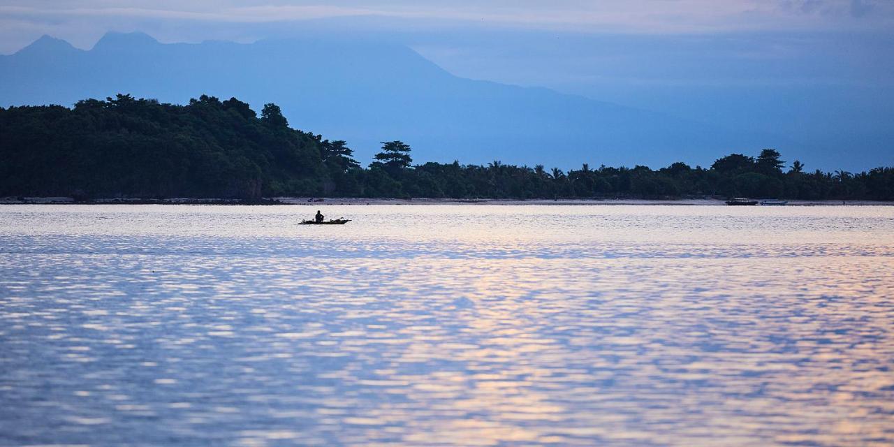 Pearl Beach Resort Gili Asahan Exterior foto